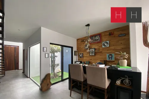 Casa En Venta En Lomas De Angelopolis Iii