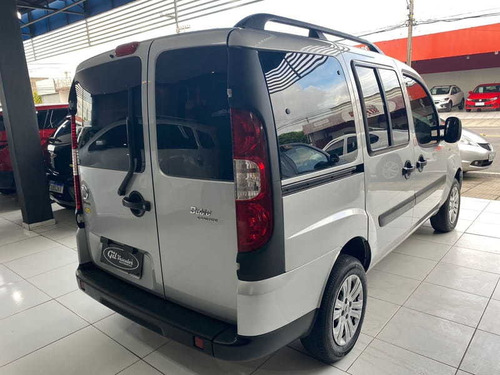 Imagem 4 de 15 de Fiat Doblo Essence 1.8 2012 7 Lugares