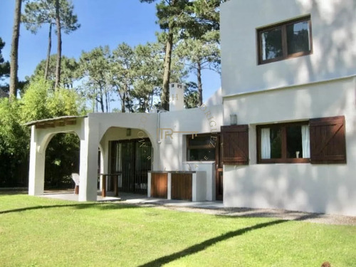 Casa En Pinares Totalmente Reciclada