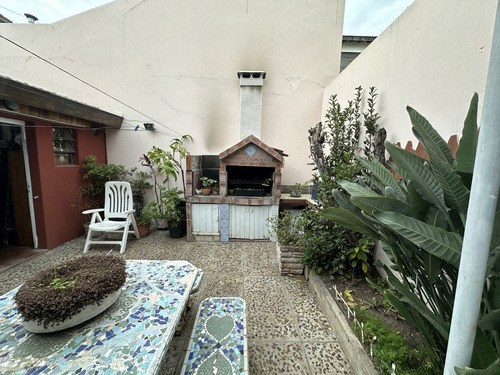 Casa En Venta En Barrio Naón
