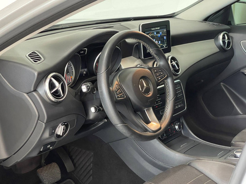 Mercedes-benz Gla 200 1.6 Cgi Advance 16v Turbo Flex 4p