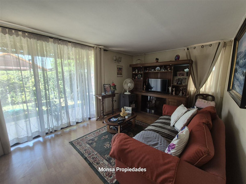 Casa En Venta De 3 Dorm. 1 Baño Con Amplio Patio En Macul