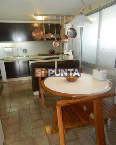 Imagen 8 de 17 de Primeras Paradas De La Mansa