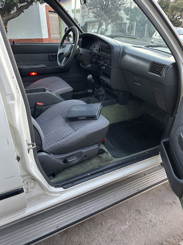 Toyota Hilux 2.8 D/cab 4x4 D Sr5