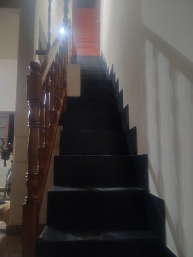 Casa Con Galpón Y Cochera De 5 Ambientes En Venta