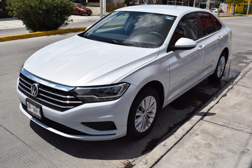 Imagen 3 de 8 de Jetta Confortline 2019 Blanco