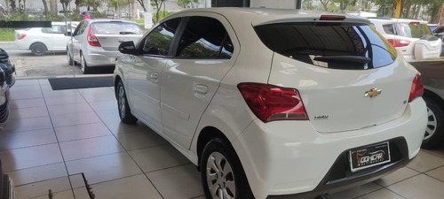 Chevrolet Onix Onix 1.0 LT SPE/4
