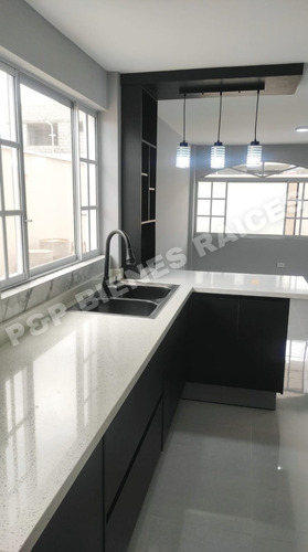Hermosa Casa Por Estrenar Totalmente Independiente Y Para Entrega Inmediata, En El Valle De Los Chillos, A 5 Min. Del Colibrí, En La Urb. Banco De Fomento, Gestionamos Tu Crédito. Acabados De Lujo.