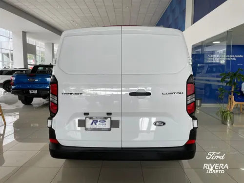 Ford Transit Custom Van Larga