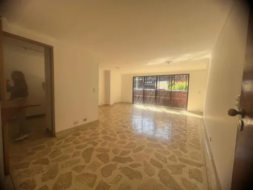 Apartamento En Venta En Laureles. Cod V10059