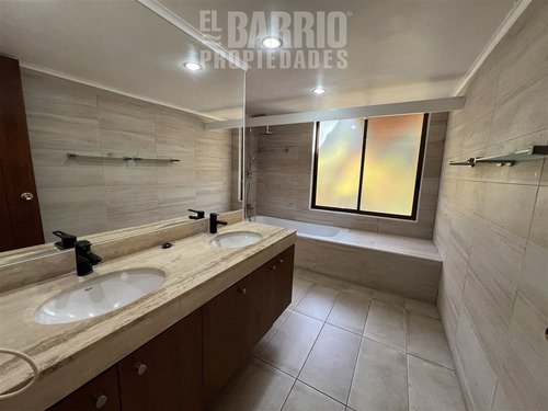 Casa En Venta En Chicureo, A Pasos Del Colegio Santa Cruz