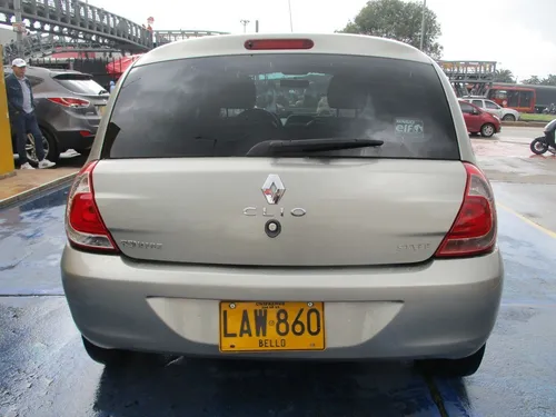 Renault Clio Style 1200cc Mt Aa