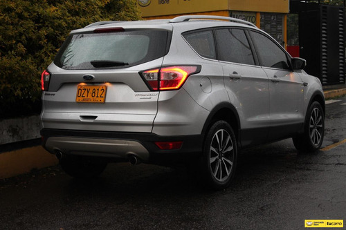 Ford Escape 2.0 TITANIUM 245hp 4X4
