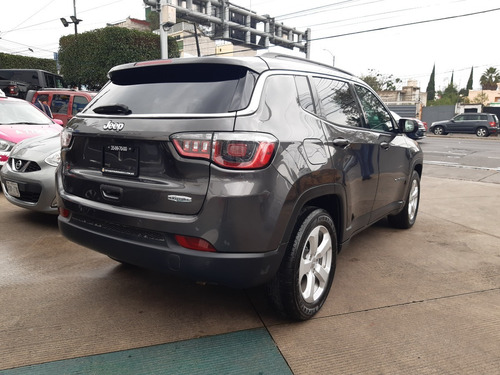 Imagen 4 de 14 de Jeep Compass Latitude 2019