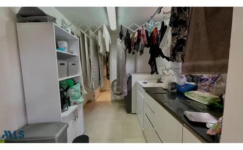 Apto Remodelado Con Mucho Diseño En Las Lomas, El...(mls#255345)