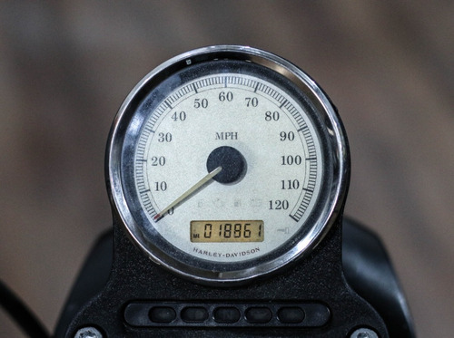 Imagen 10 de 10 de Harley Davidson Sportster Nightster 1200 2012