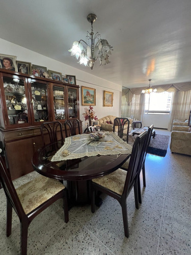 Se Vende Apartamento 108m2. Montalban.