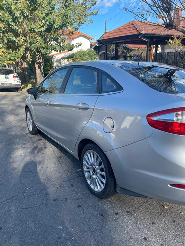 Ford Fiesta Kinetic 1.6 Sedan Titanium Powershift 120cv
