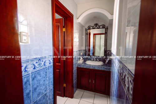 Casa En Venta En Residencial San Francisco, Chihuahua Chih.