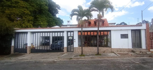 Imagen 1 de 14 de Casa En Sant Omero Tres Pisos 4 Habitaciones Los Teques