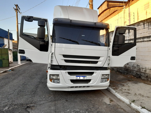 Imagem 2 de 9 de Iveco Stralis