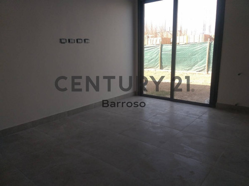 Imagen 7 de 10 de Casa A Estrenar En Barrio Privado Ciro De Vieytes, Maipu!