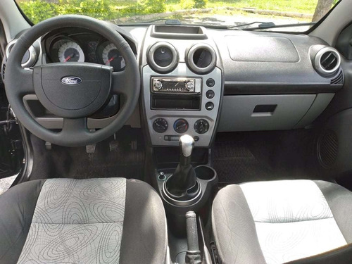 Imagem 10 de 14 de Ford Fiesta 1.6 8v Flex