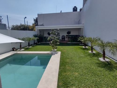 Casa Estilo Contemporáneo En Col. Tulipanes, Cuernavaca Morelos.