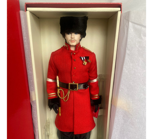 Barbie Ken Nicolai Silkstone (Usado)