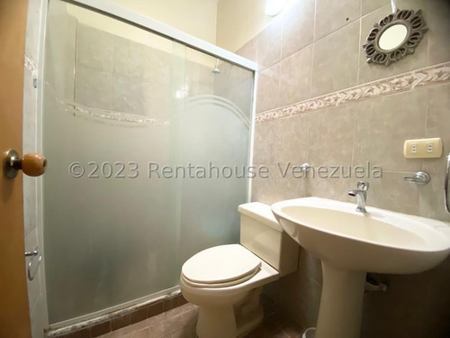 Imagen 16 de 30 de Hermosa Casa Ubicada En La Piedad Norte De Cabudare En Urbanismo Privado Las 24 Horas, En Venta. (código # 23-25277) /0-4-2-4- 5.5.6. 5.7. 5.9 _