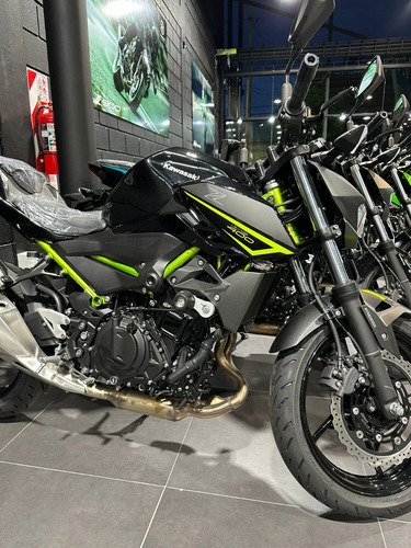 Imagen 4 de 25 de Kawasaki Z400 0km 2023