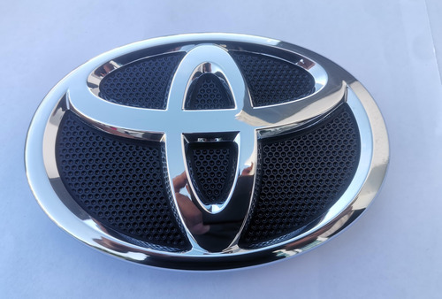 Emblema Parrilla Toyota Corolla 2009 2011 2013 Original Nvo (Usado)