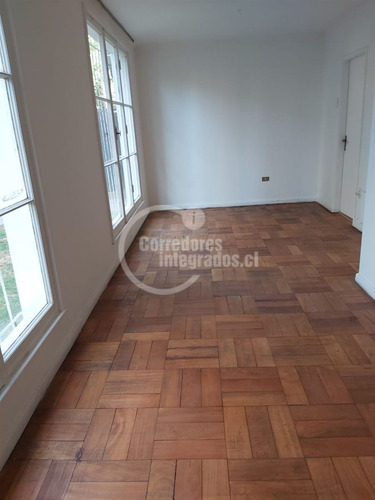 Casa En Arriendo De 4 Dorm. En Las Condes Metro E. Militar