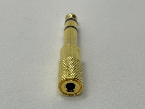 Plug Adaptador De Áudio P2 Fêmea P/ P10 Macho 3,5mm X 6,35mm