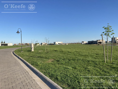 Imperdible Lote En Venta A Laguna En Barrio Villalobos - Hudson - Oportunidad.