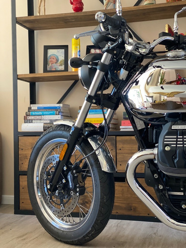 Moto Guzzi V7 Aniversario