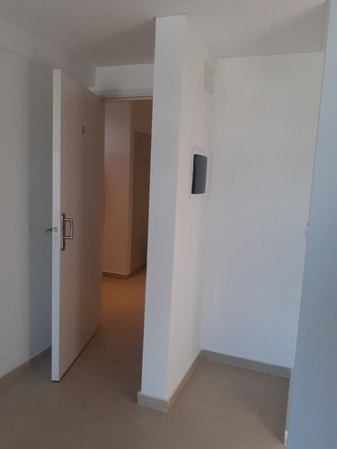 Imagen 6 de 14 de Vendo Depto Un Dormitorio A Estrenar!!calle 16 Entre 61 Y 62