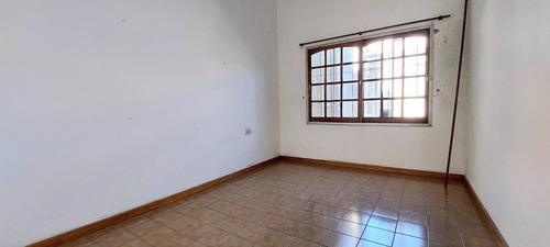 Venta Ph Berazategui 2 Ambientes Con Patio