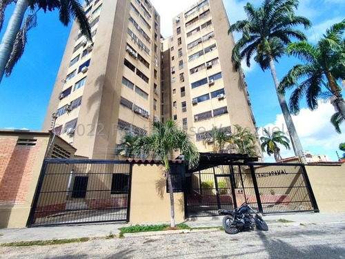 Imagen 29 de 30 de Apartamento En Venta En El Centro De Cabudare Cuenta Con 3 Habitaciones, 2 Modernos Baños, Iluminados Espacios De Sala Y Comedor, Cocina Iluminada Y Área De Lavandería Gabriela C.