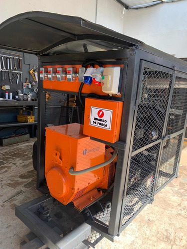 Imagem 2 de 10 de Gerador Eletrico Bambozzi 50kva Motor Mwm 4cc Revisado