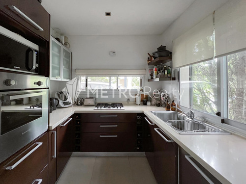 Casa En Venta De 3 Habitaciones En Los Sauces, Nordelta