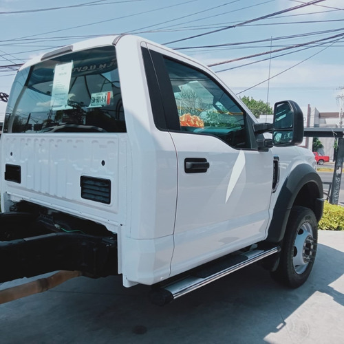 Imagen 6 de 15 de Ford Super Duty F550 2019