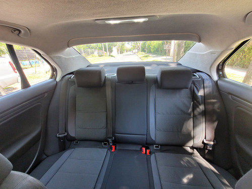 Volkswagen Vento 2.5 Advance 170cv