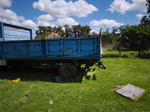 Mercedes Benz 710 2005