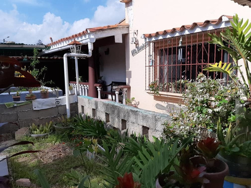 Imagen 2 de 14 de Casa Con 500m2 De Terreno De Dos Pisos Con Anexo En San Diego