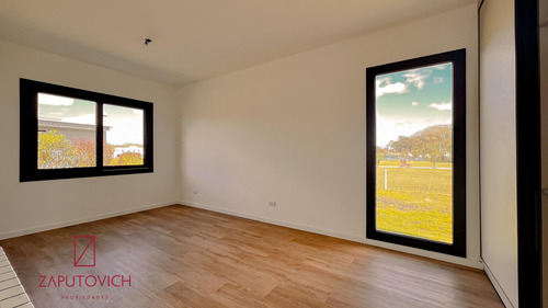 Casa En Venta En Barrio Cerrado Arenas Chico, Mar Del Plata.