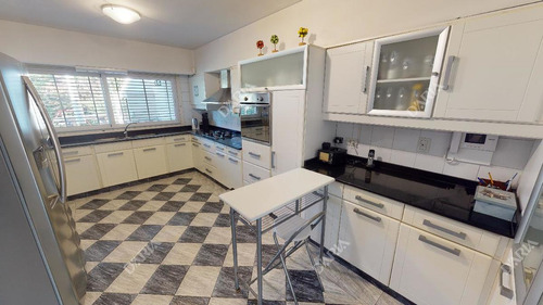 Casa En Venta 4 Dormitorios, Parrilla, Pileta. Acassuso Libertador Al Río.