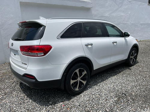 Imagen 2 de 11 de Kia Sorento Americana