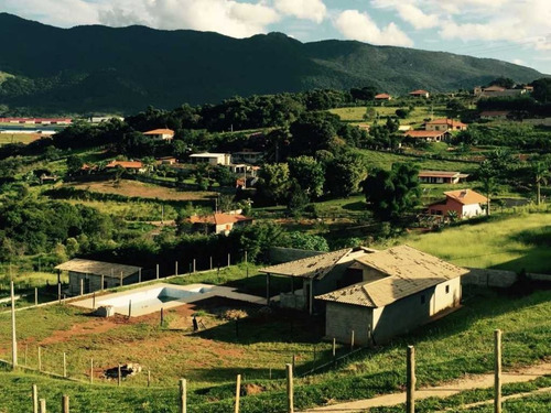 Chácara Em Fase De Acabamento Há 4km Do Centro Da Cidade De Extrema Mg - 8647