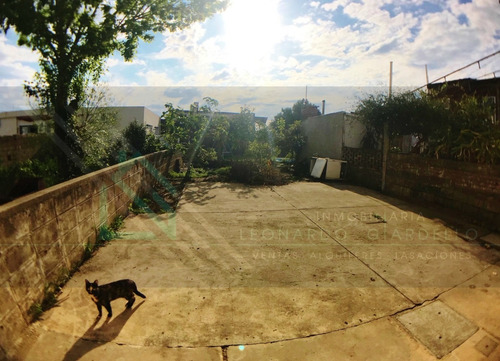Local Comercial Y Apartamento En Zona Centrica